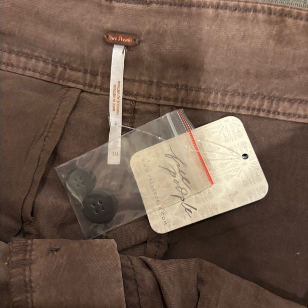 Free People High-Waist Pleated Brown Shorts - Picture 3 of 4